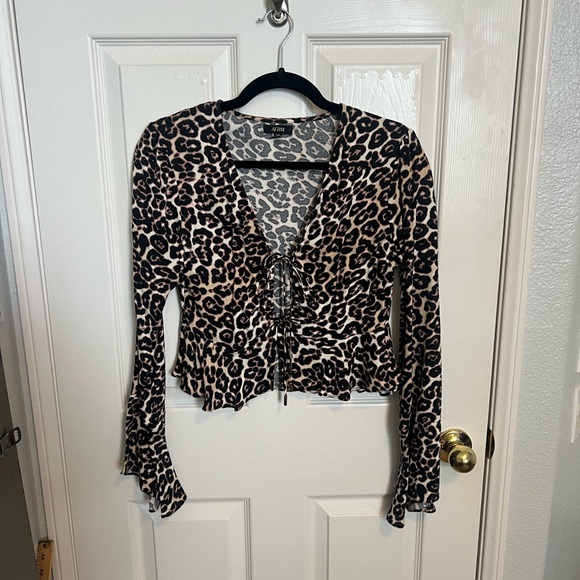 Keyhole leopard top - Picture 1 of 1